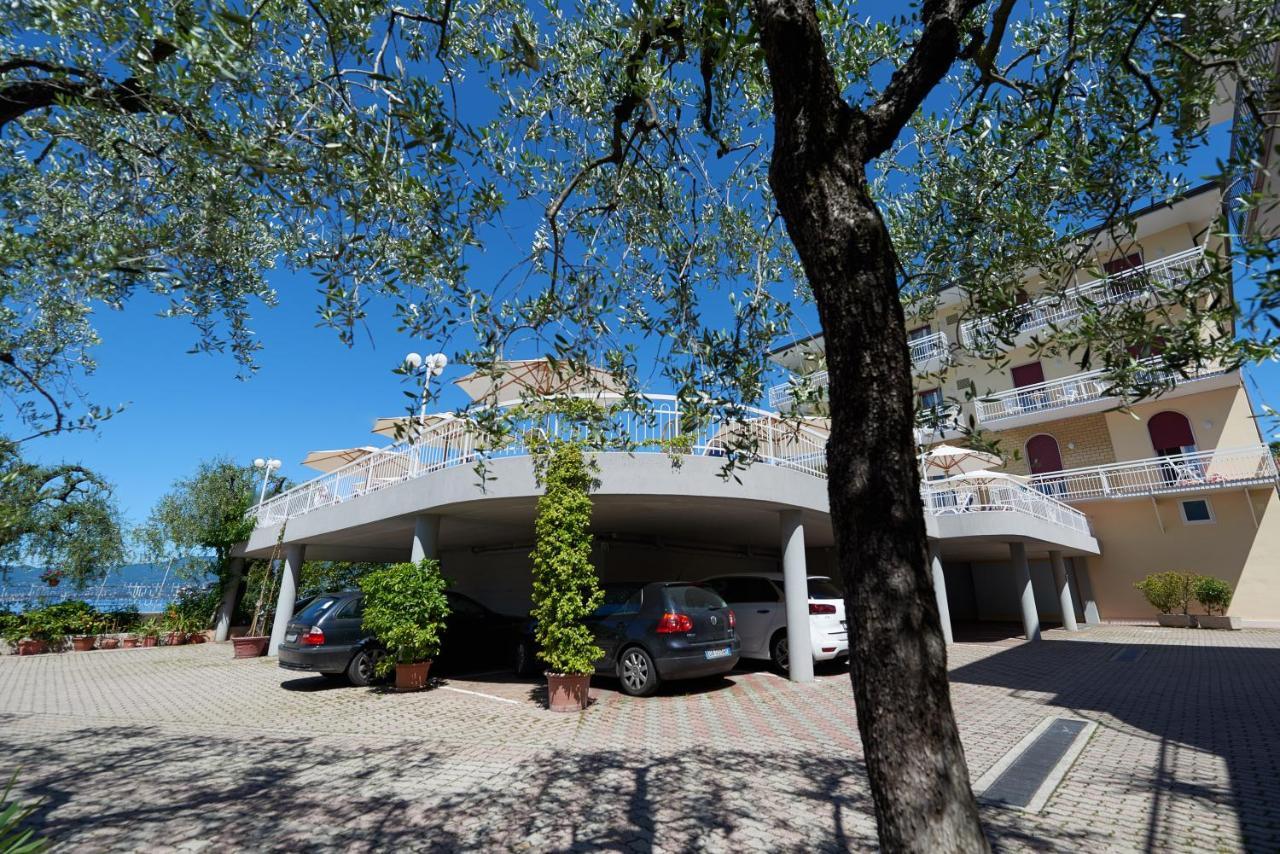 Hotel Benacus טורי דל בנקו מראה חיצוני תמונה