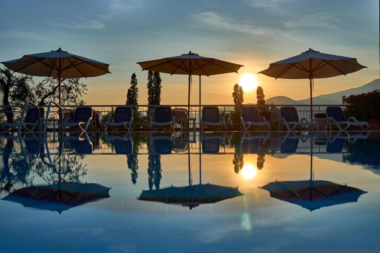 Hotel Benacus טורי דל בנקו מראה חיצוני תמונה