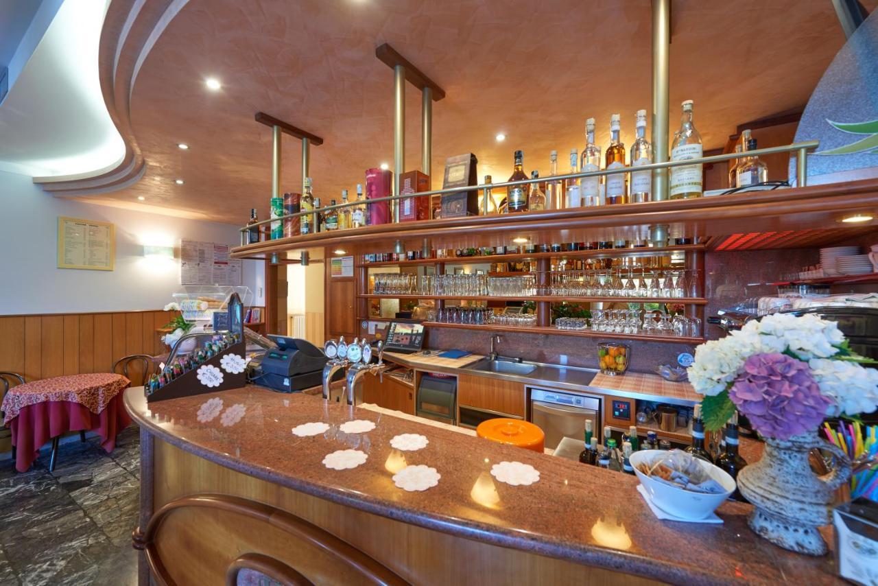Hotel Benacus טורי דל בנקו מראה חיצוני תמונה