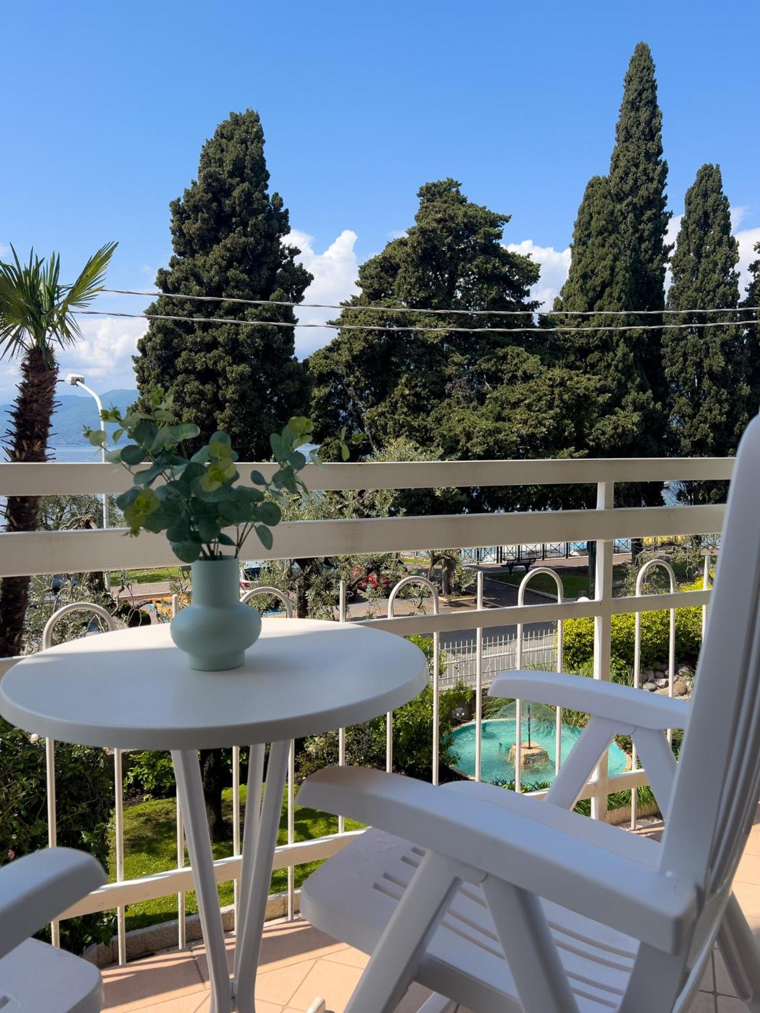 Hotel Benacus טורי דל בנקו מראה חיצוני תמונה