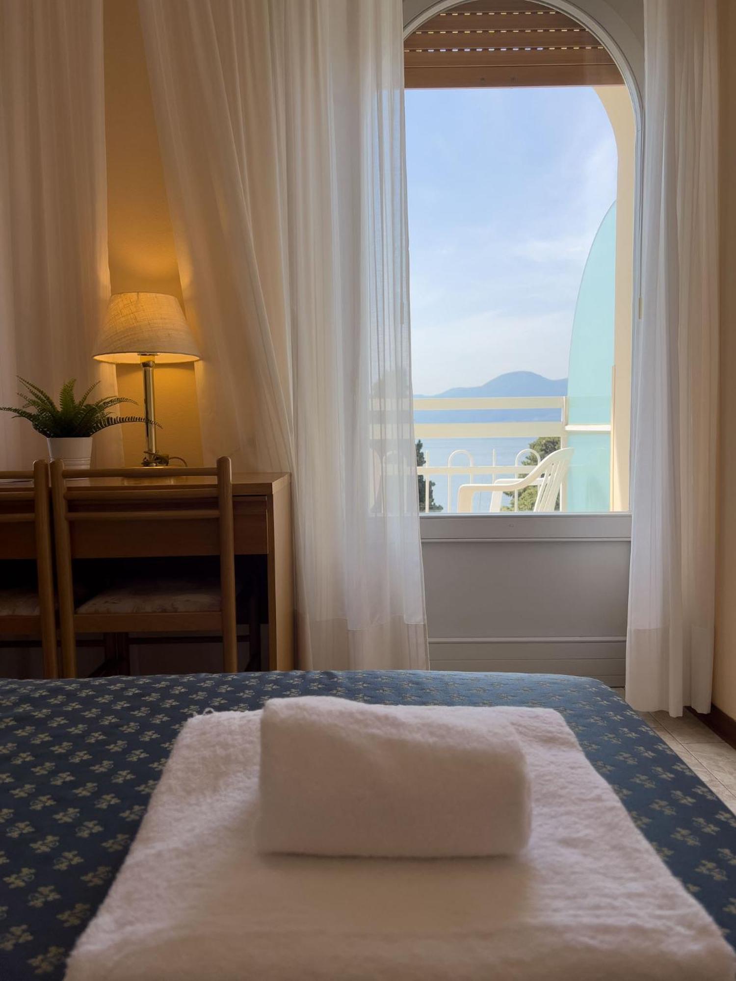 Hotel Benacus טורי דל בנקו מראה חיצוני תמונה