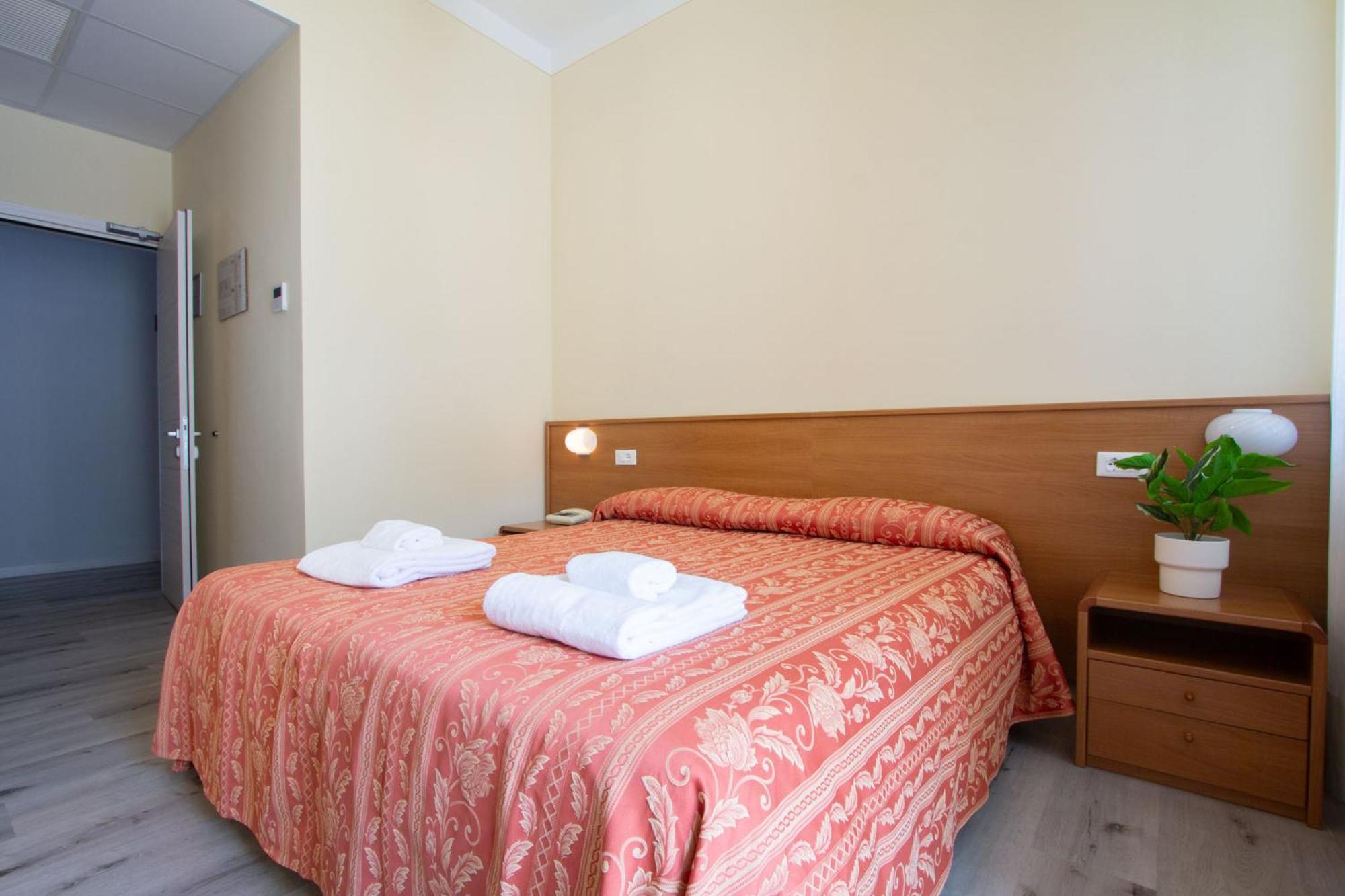 Hotel Benacus טורי דל בנקו מראה חיצוני תמונה