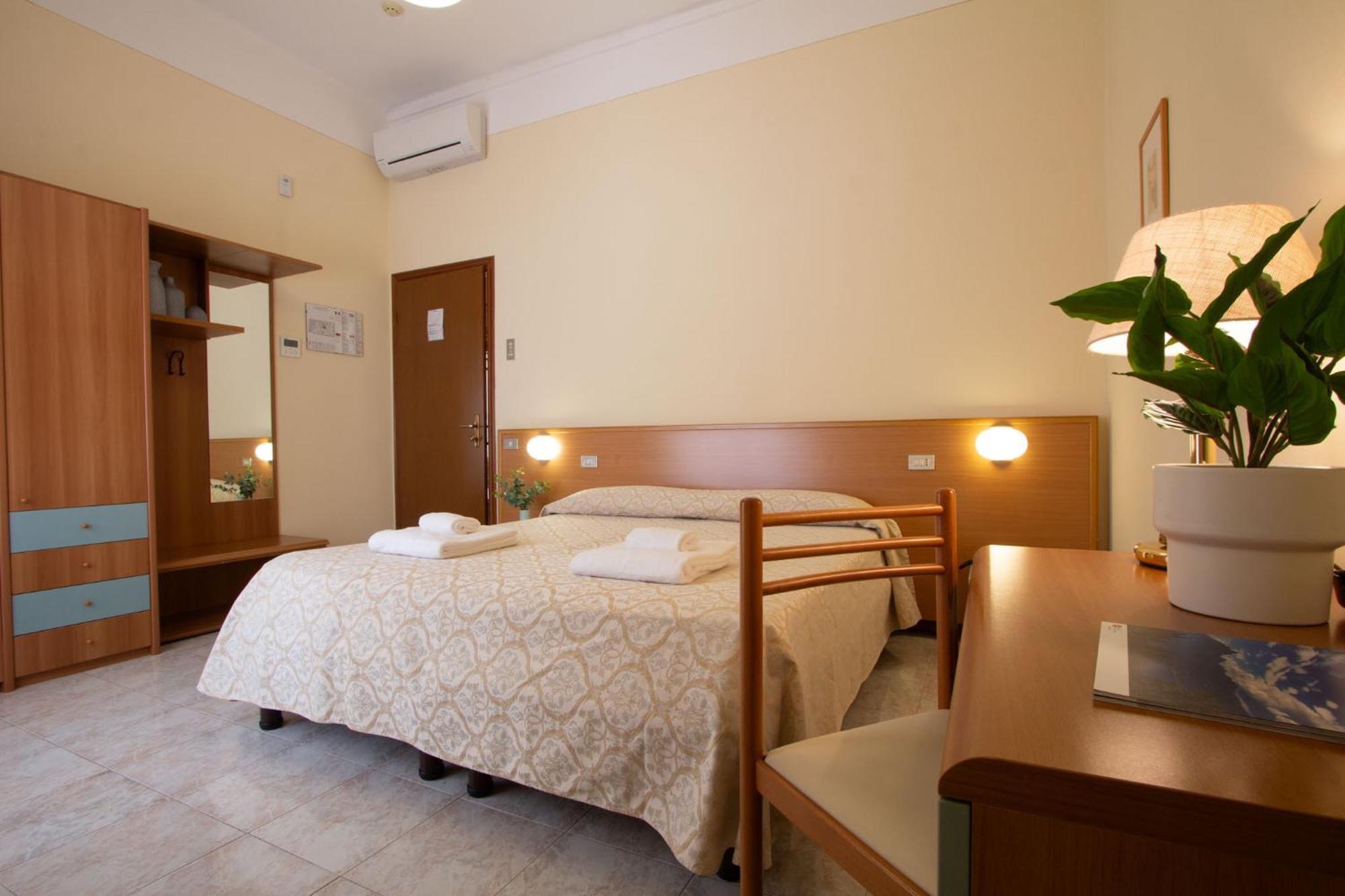 Hotel Benacus טורי דל בנקו מראה חיצוני תמונה