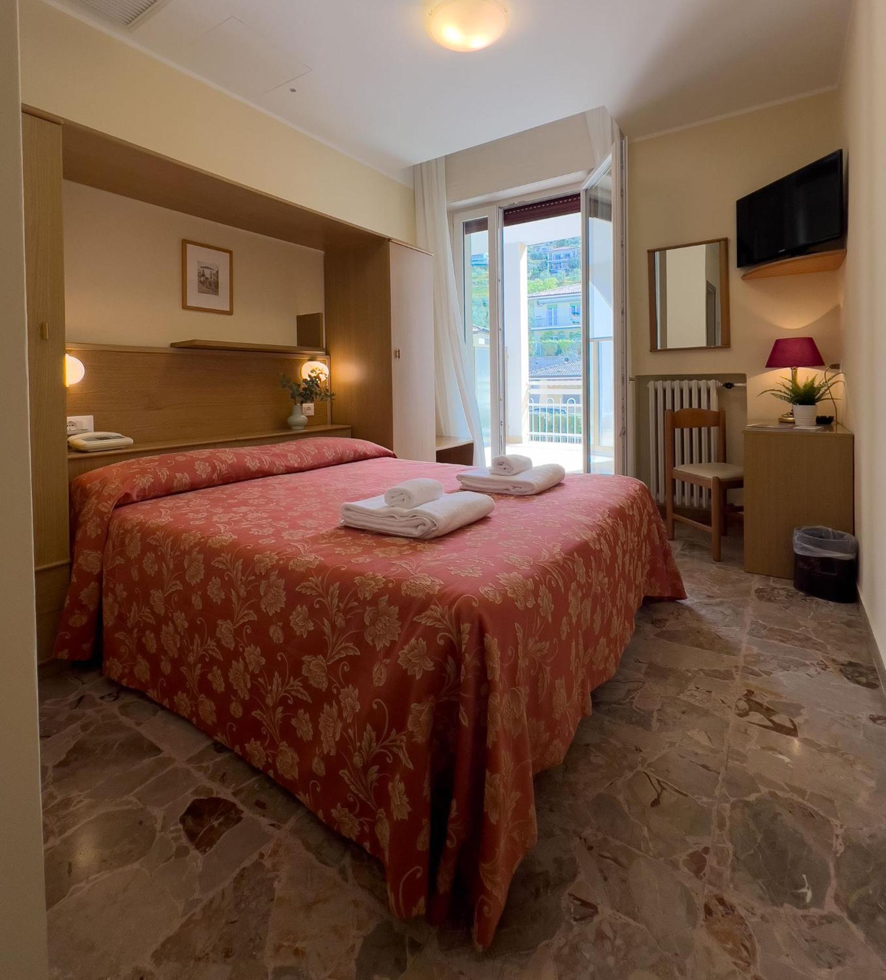 Hotel Benacus טורי דל בנקו מראה חיצוני תמונה