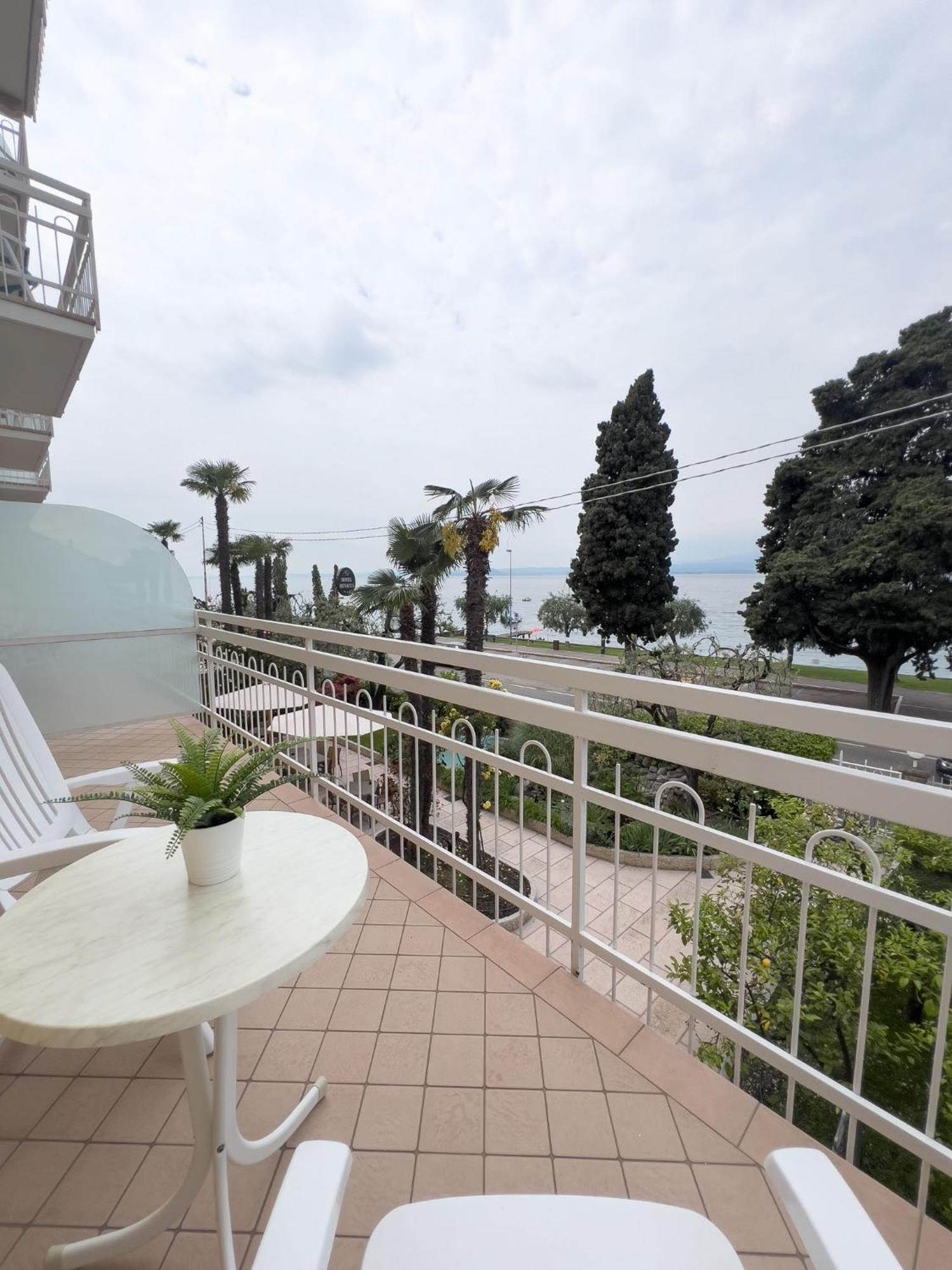 Hotel Benacus טורי דל בנקו מראה חיצוני תמונה