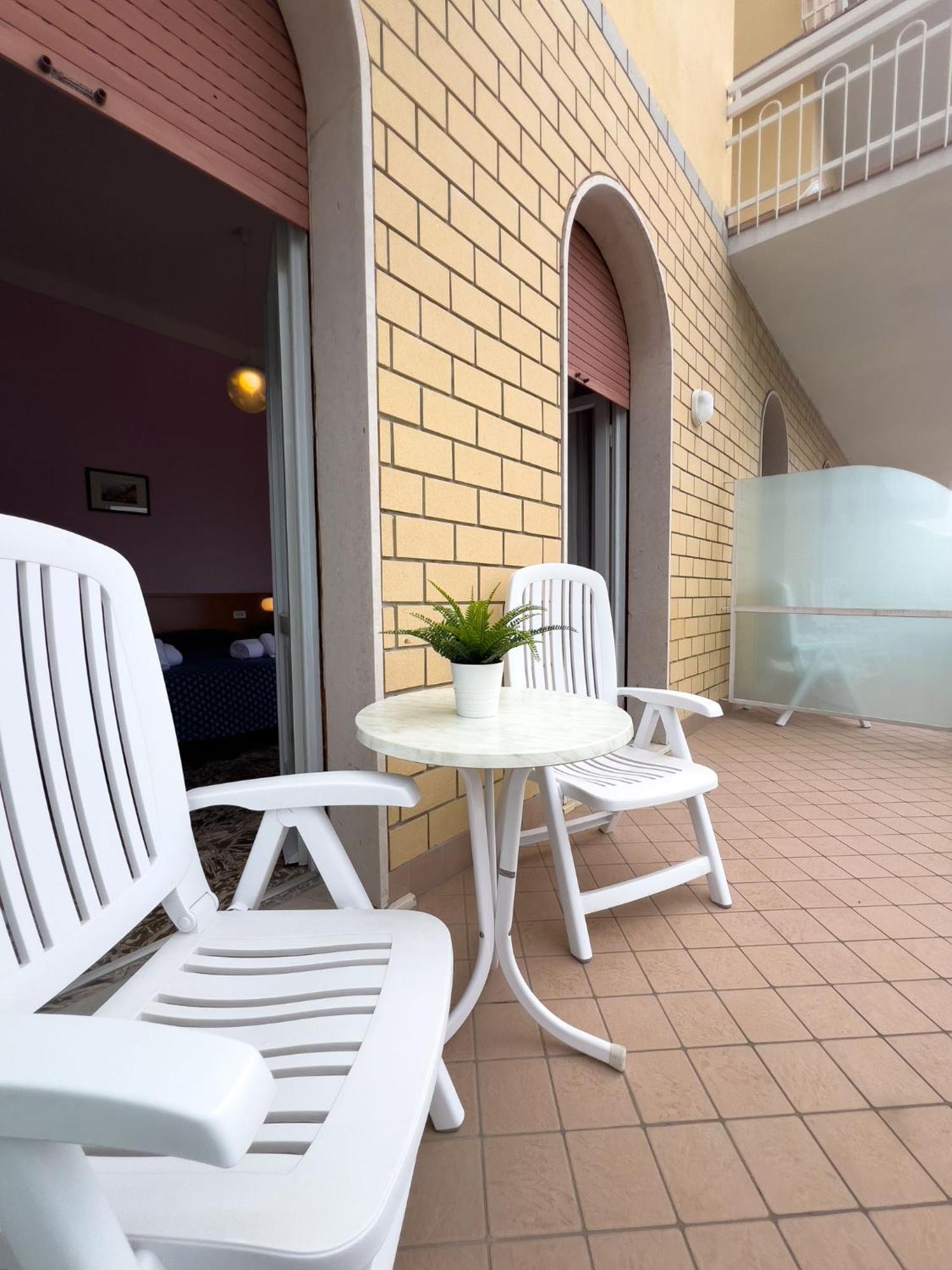 Hotel Benacus טורי דל בנקו מראה חיצוני תמונה