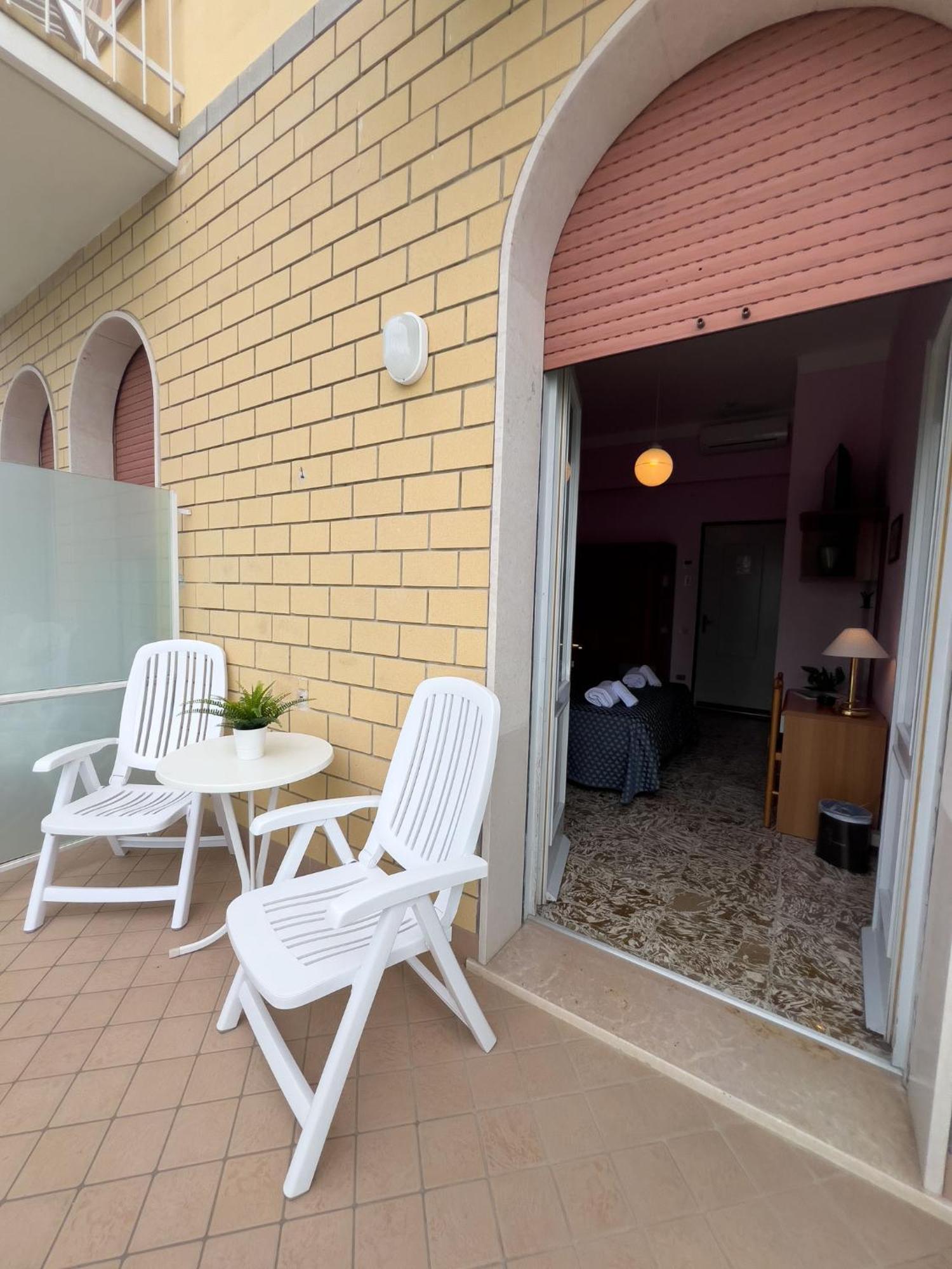 Hotel Benacus טורי דל בנקו מראה חיצוני תמונה