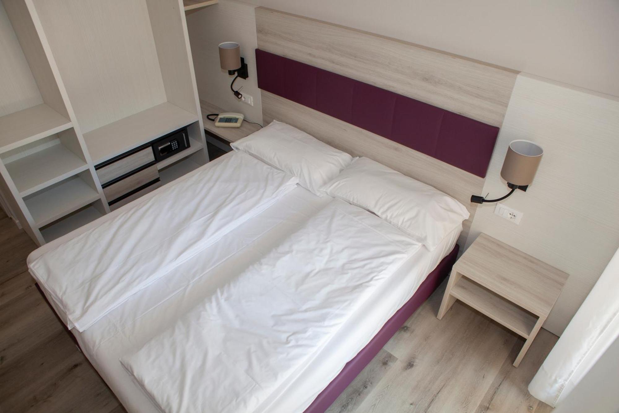 Hotel Benacus טורי דל בנקו מראה חיצוני תמונה
